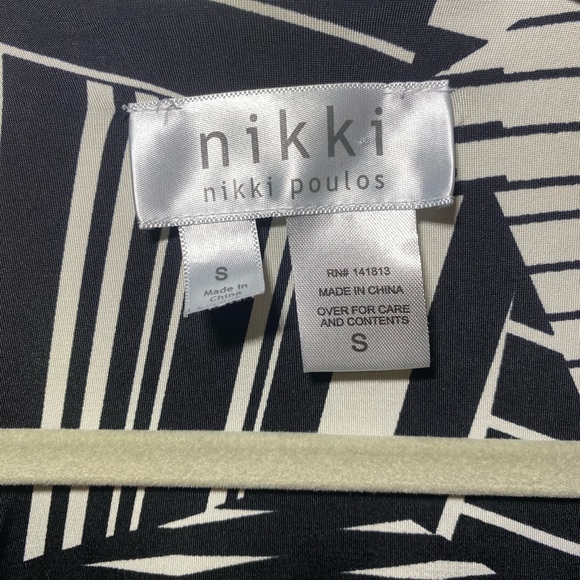 Women’s SM Nikki by Nikki Poulos top w/ button - Picture 5 of 7